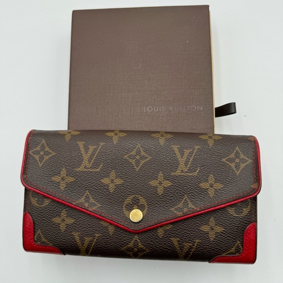 Louis Vuitton - Authentic-Sarah Retiro Mono / Red Trim Long wallet w/ Box - Picture 14 of 15